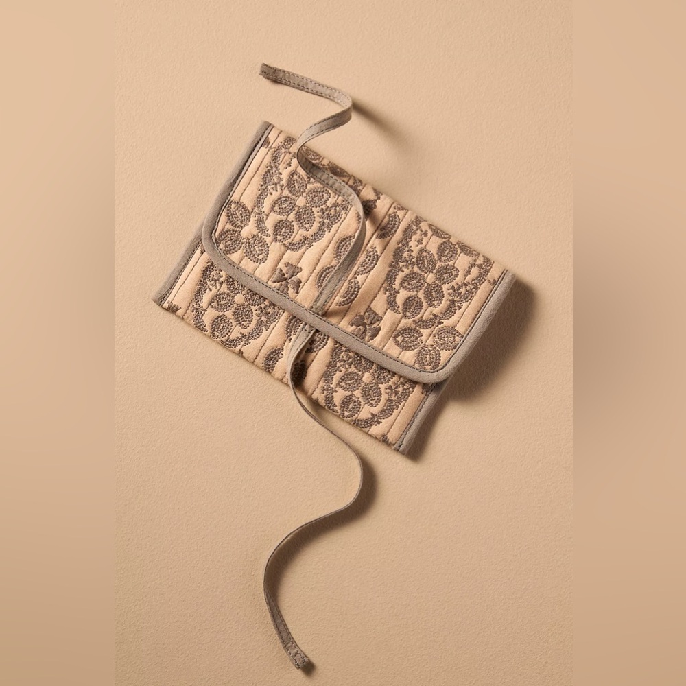 LLANI X ANTHROPOLOGIE EMBROIDERED JEWELRY ROLL Style No. 95761151